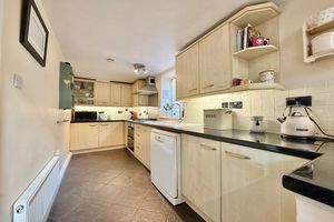 15' Kitchen- click for photo gallery